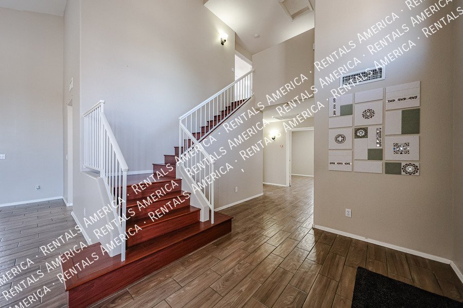 Move in ready 4 bedroom/3 bathroom! property image