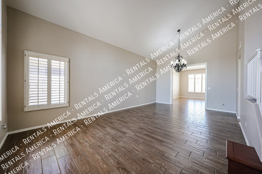 Move in ready 4 bedroom/3 bathroom! property image