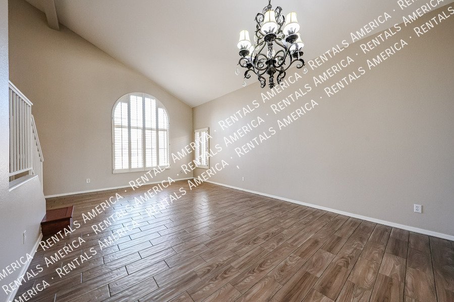 Move in ready 4 bedroom/3 bathroom! property image