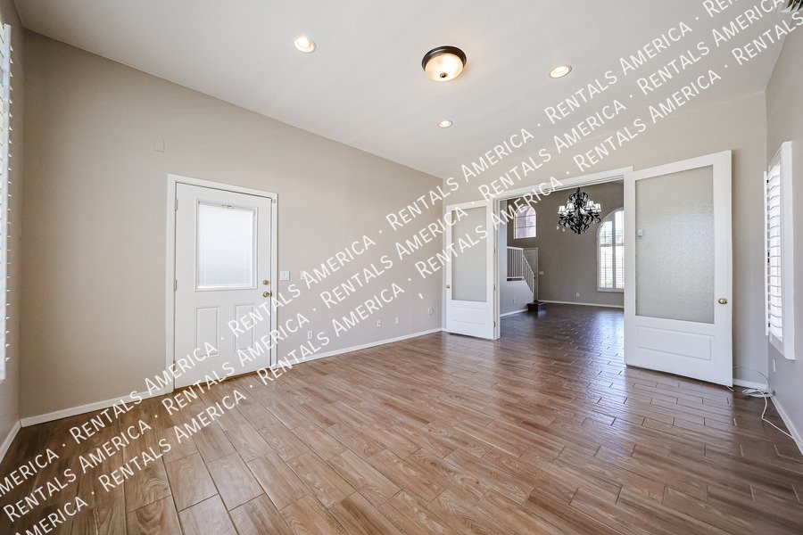 Move in ready 4 bedroom/3 bathroom! property image