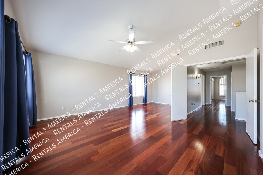 Move in ready 4 bedroom/3 bathroom! property image