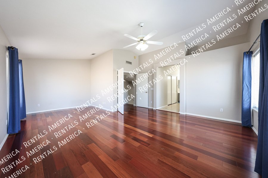 Move in ready 4 bedroom/3 bathroom! property image