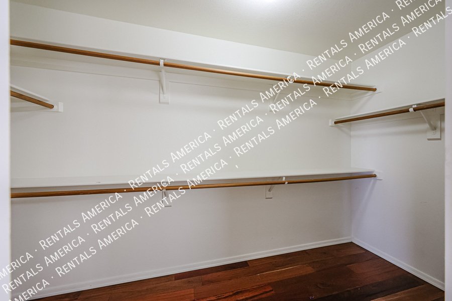 Move in ready 4 bedroom/3 bathroom! property image