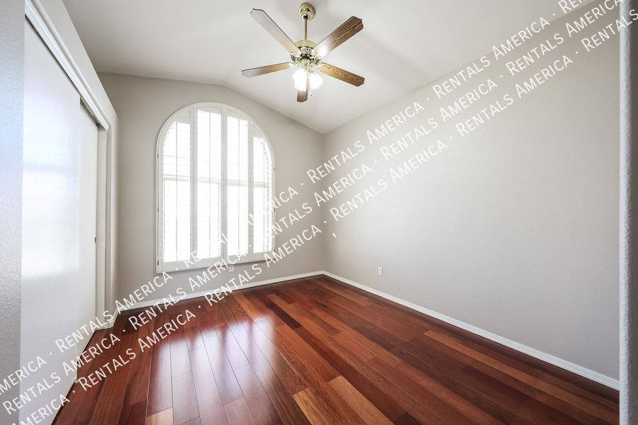 Move in ready 4 bedroom/3 bathroom! property image