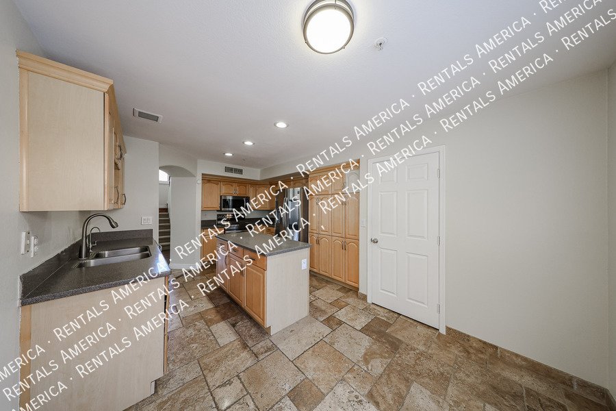 MOVE IN SPECIAL OF 2 WEEKS FREE RENT property image
