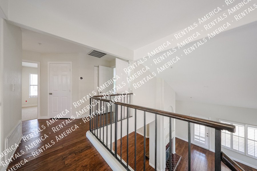 MOVE IN SPECIAL OF 2 WEEKS FREE RENT property image