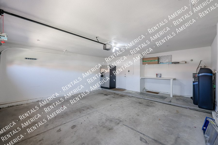 MOVE IN SPECIAL OF 2 WEEKS FREE RENT property image