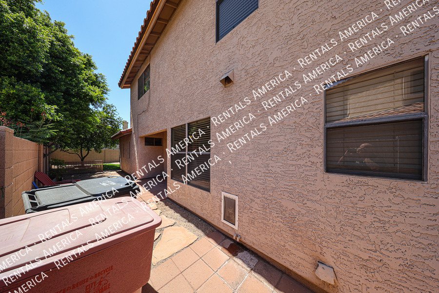 MOVE IN SPECIAL OF 2 WEEKS FREE RENT property image