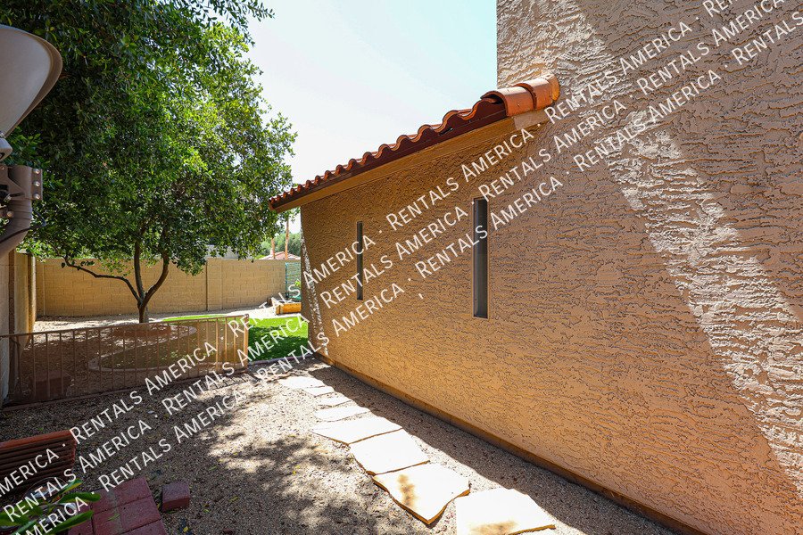 MOVE IN SPECIAL OF 2 WEEKS FREE RENT property image