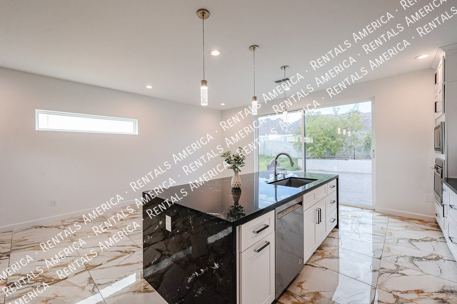 Spacious modern 4-bed, 2-bath home with designer finishes property image