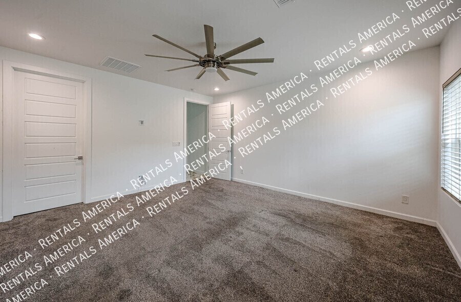 Spacious modern 4-bed, 2-bath home with designer finishes property image