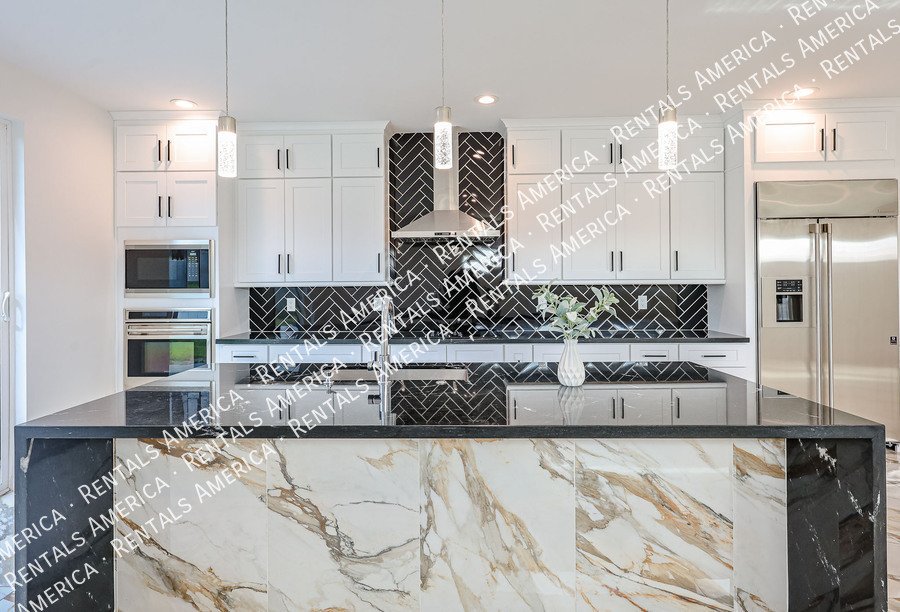 Spacious modern 4-bed, 2-bath home with designer finishes property image