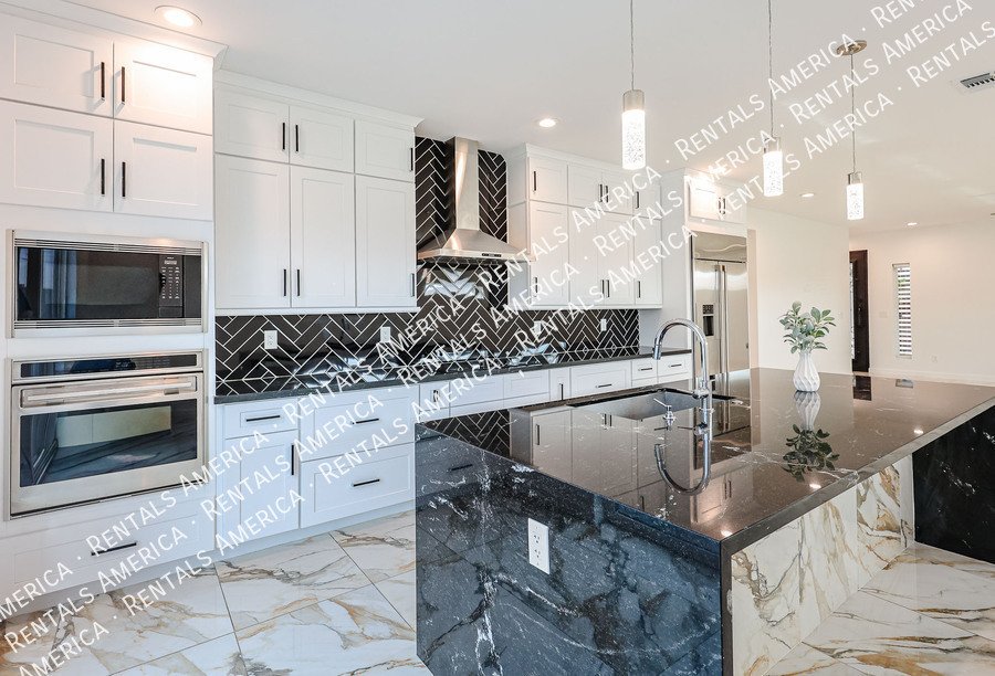 Spacious modern 4-bed, 2-bath home with designer finishes property image