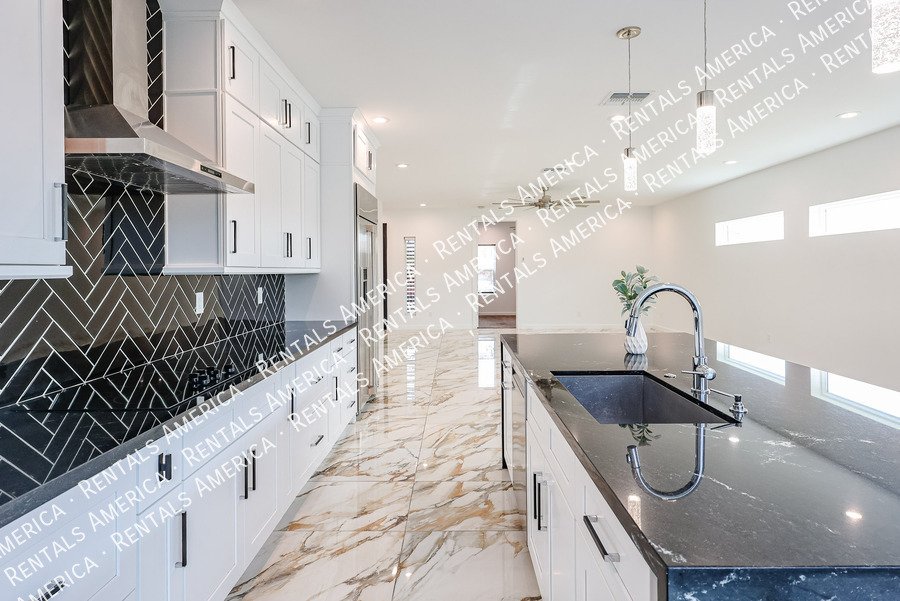 Spacious modern 4-bed, 2-bath home with designer finishes property image