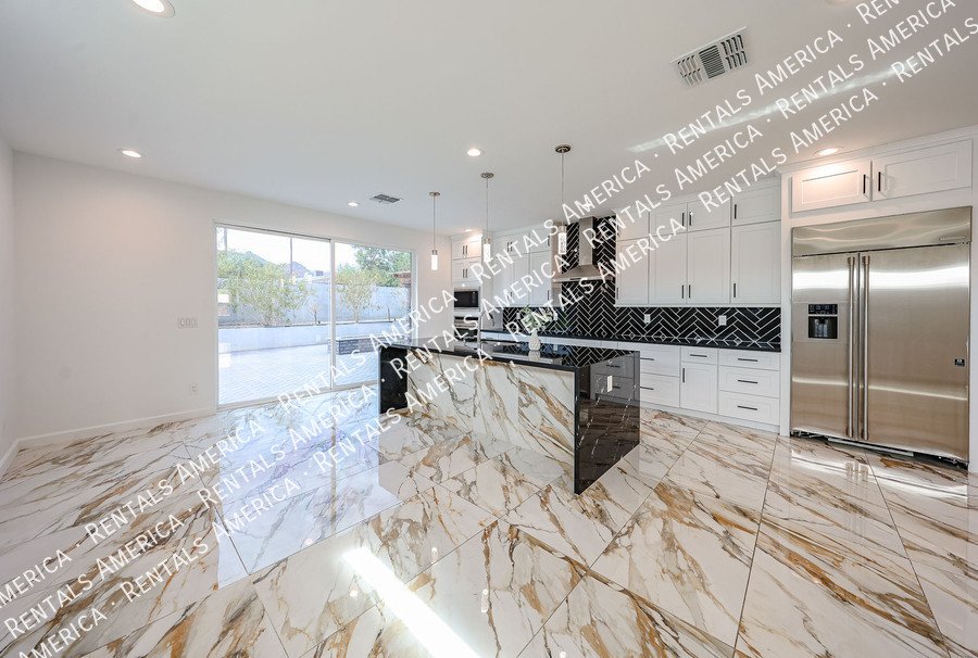 Spacious modern 4-bed, 2-bath home with designer finishes property image