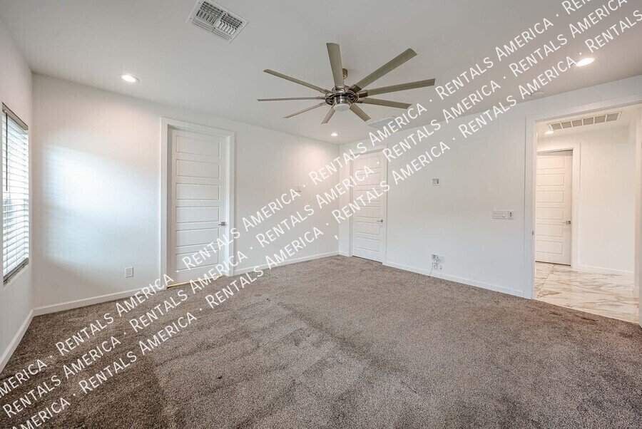 Spacious modern 4-bed, 2-bath home with designer finishes property image