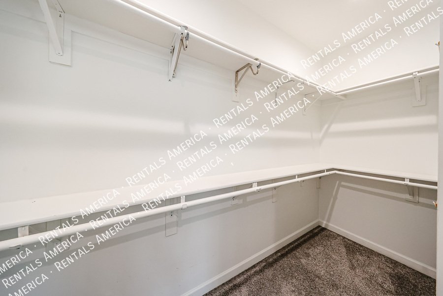 Spacious modern 4-bed, 2-bath home with designer finishes property image