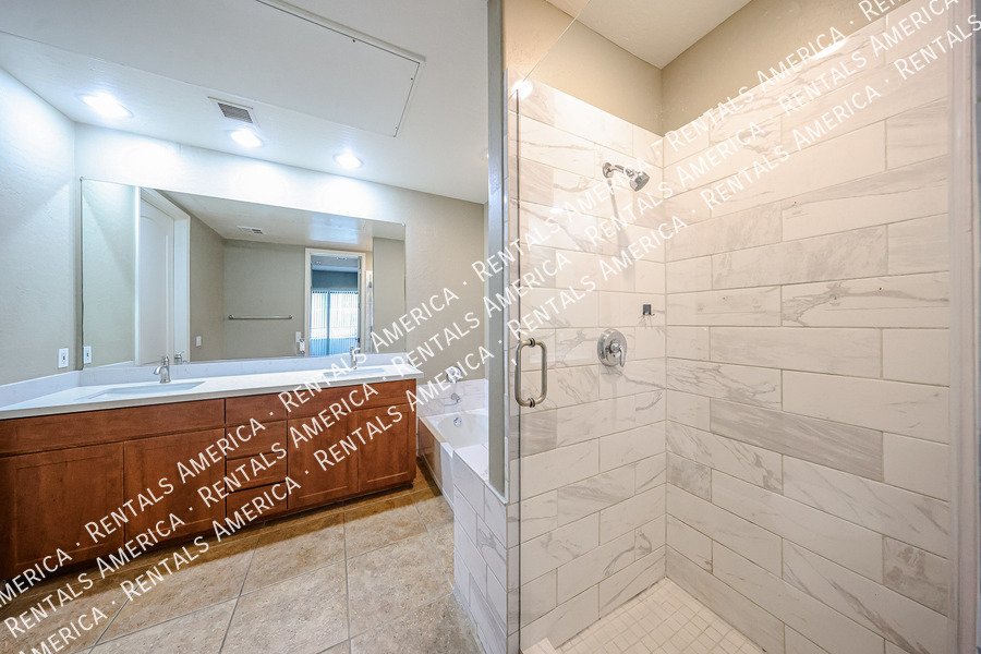 Downtown Phoenix 3rd Floor 1 Bed 1 Bath Condo property image