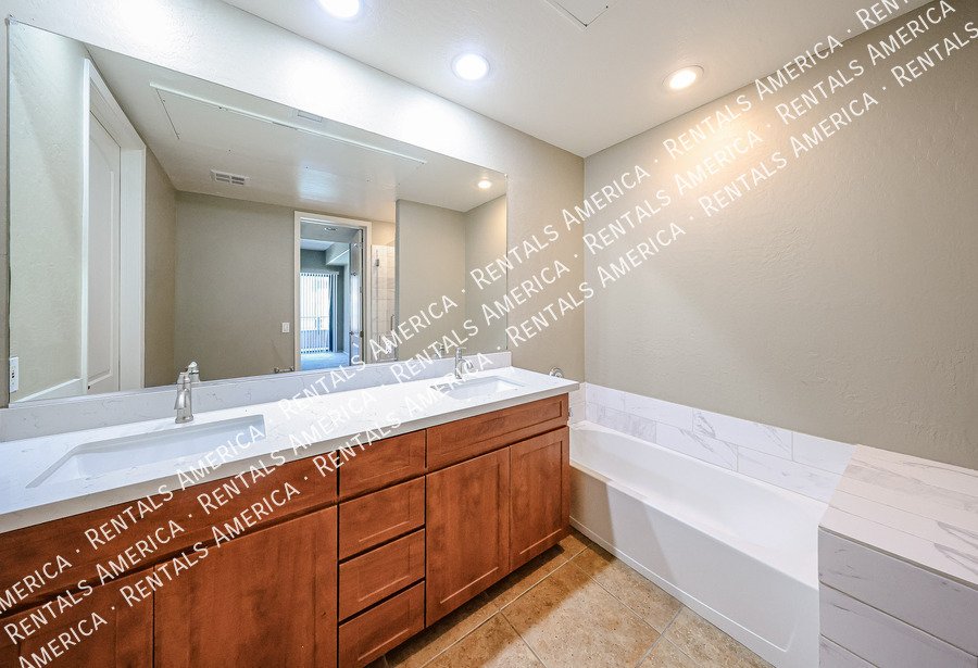 Downtown Phoenix 3rd Floor 1 Bed 1 Bath Condo property image