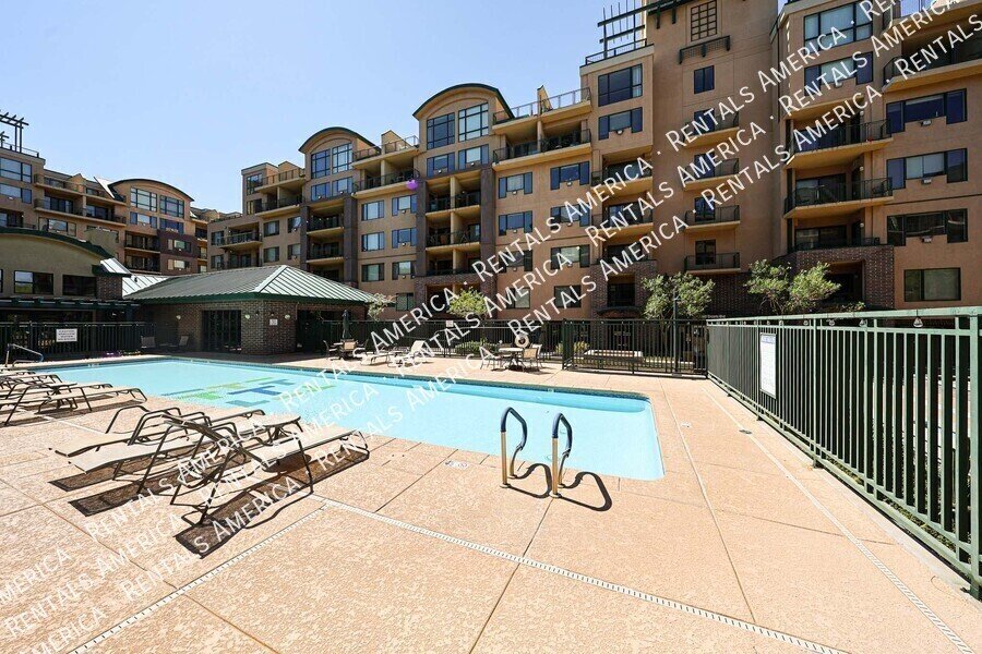 Downtown Phoenix 3rd Floor 1 Bed 1 Bath Condo property image