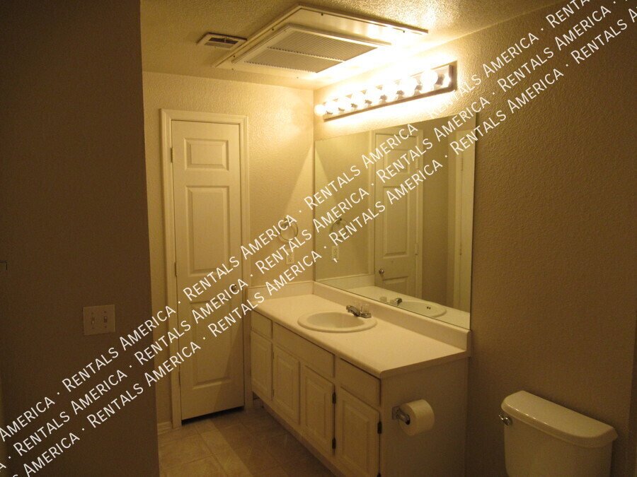 COMING SOON! Awesome 3rd story- 1 bedroom condo in Red Rox Community! property image