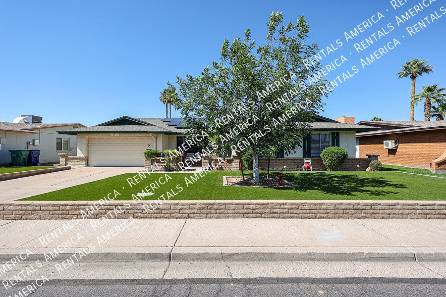 4 bed 2 bath Private Pool No HOA property image