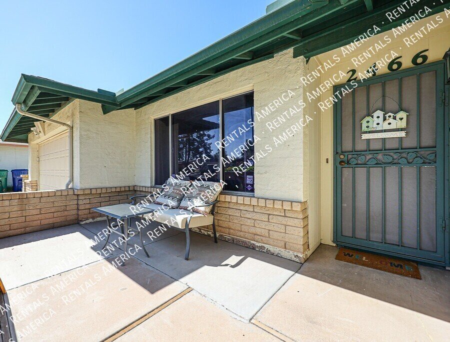 4 bed 2 bath Private Pool No HOA property image