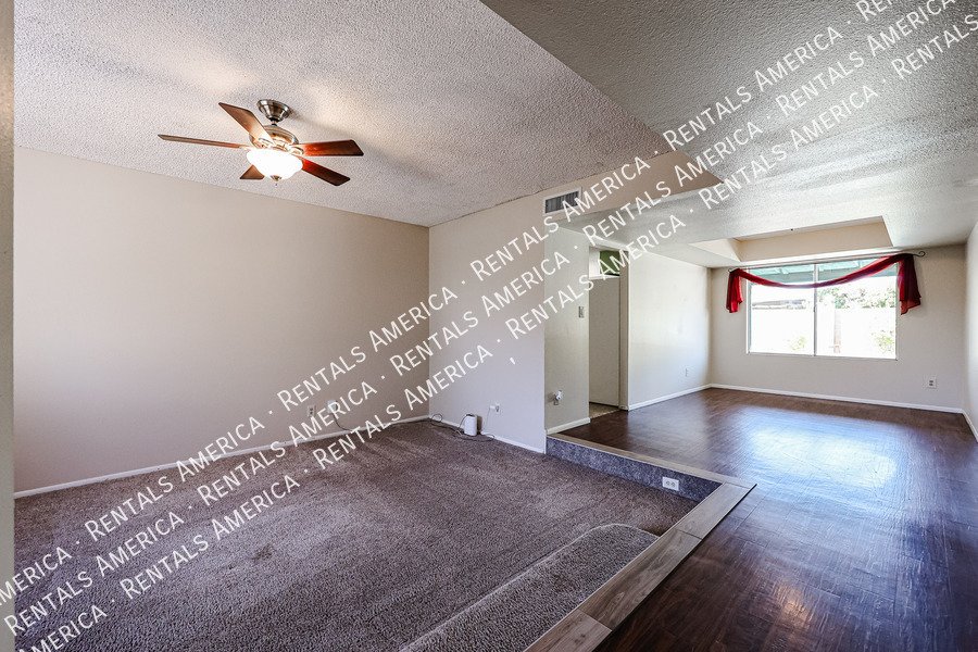 4 bed 2 bath Private Pool No HOA property image