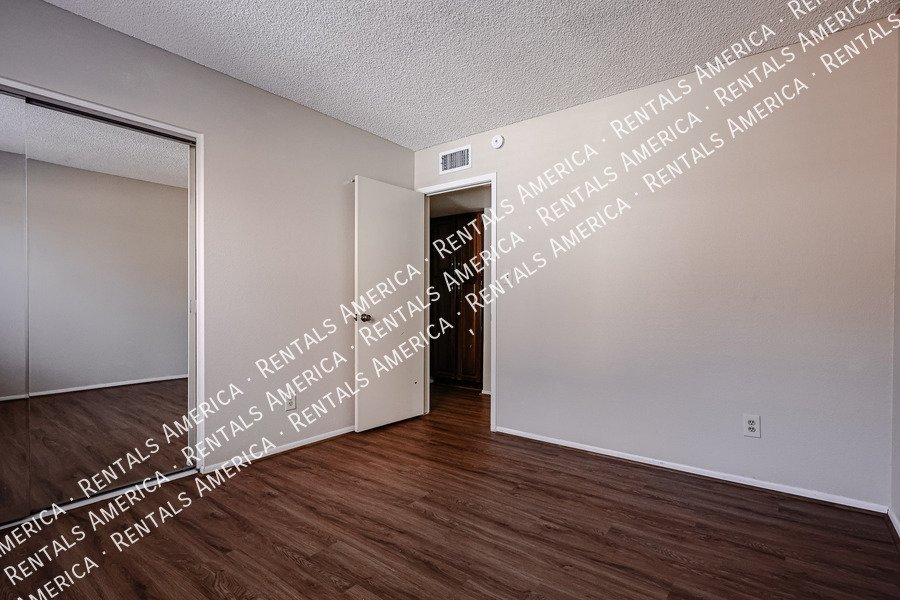 4 bed 2 bath Private Pool No HOA property image