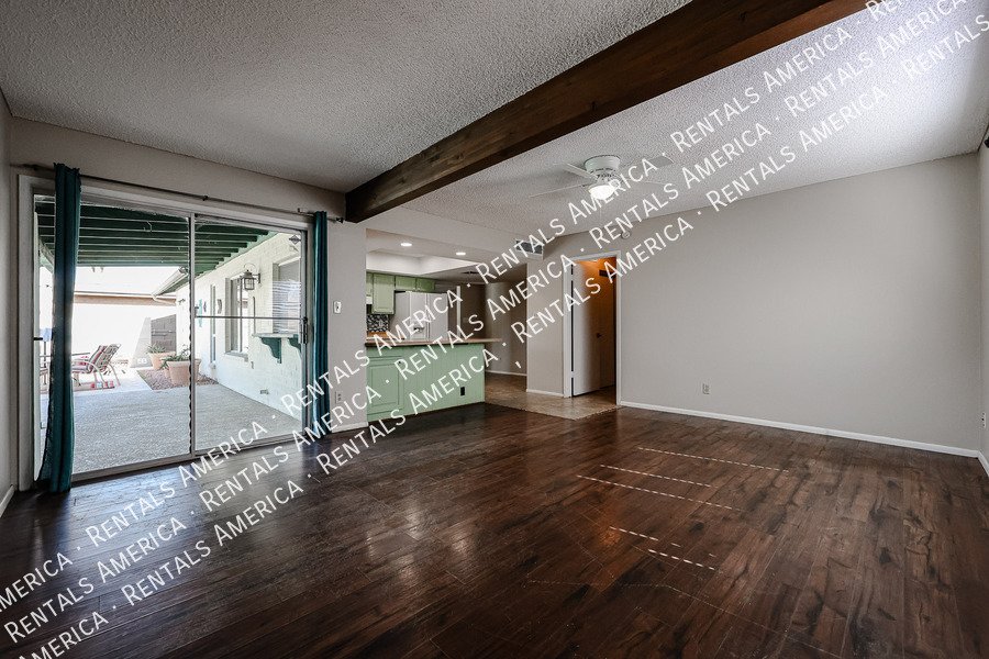 4 bed 2 bath Private Pool No HOA property image