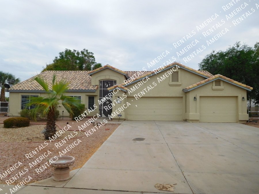 Beautiful Home on a Large Lot in a Highly Desirable Glendale Location! property image