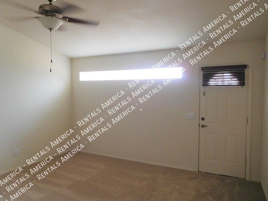 Beautiful Home on a Large Lot in a Highly Desirable Glendale Location! property image