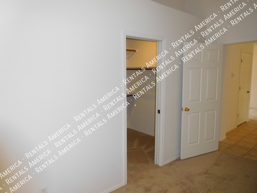 Beautiful Home on a Large Lot in a Highly Desirable Glendale Location! property image