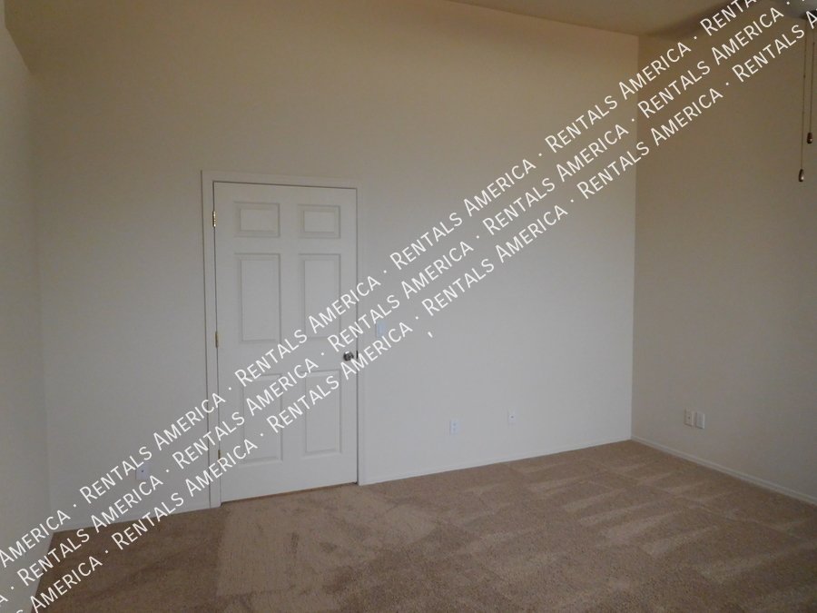 Beautiful Home on a Large Lot in a Highly Desirable Glendale Location! property image