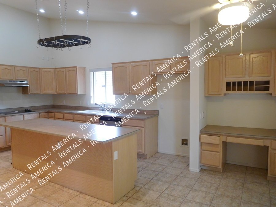 Beautiful Home on a Large Lot in a Highly Desirable Glendale Location! property image