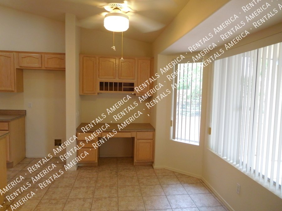 Beautiful Home on a Large Lot in a Highly Desirable Glendale Location! property image