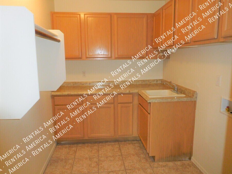 Beautiful Home on a Large Lot in a Highly Desirable Glendale Location! property image