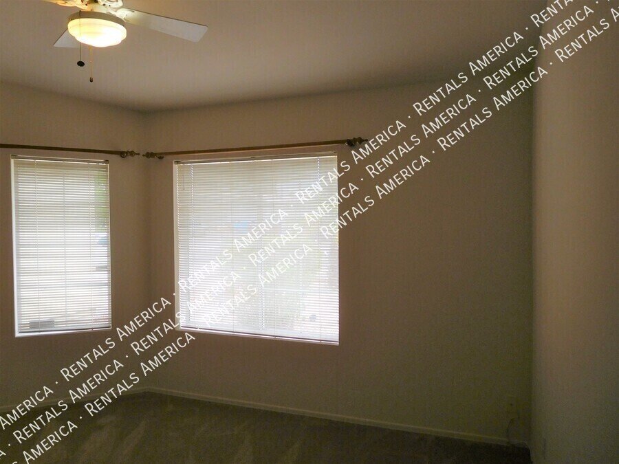 Beautiful Home on a Large Lot in a Highly Desirable Glendale Location! property image