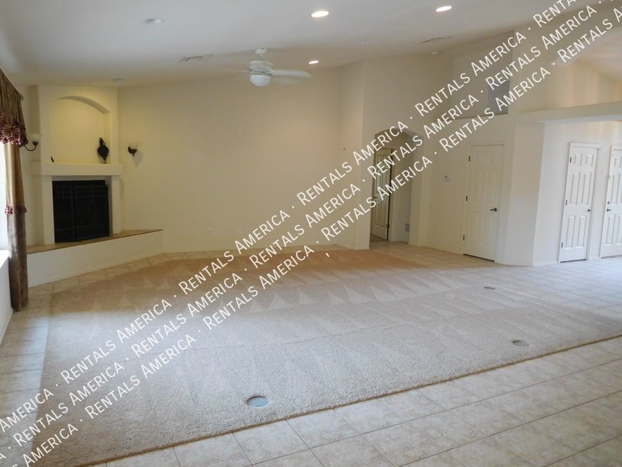 Beautiful Home on a Large Lot in a Highly Desirable Glendale Location! property image