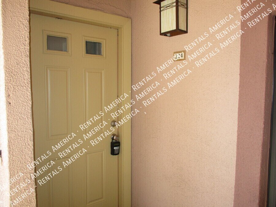 1 bedroom with washer and dryer! property image