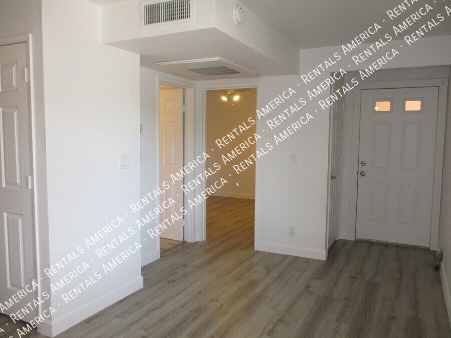 1 bedroom with washer and dryer! property image