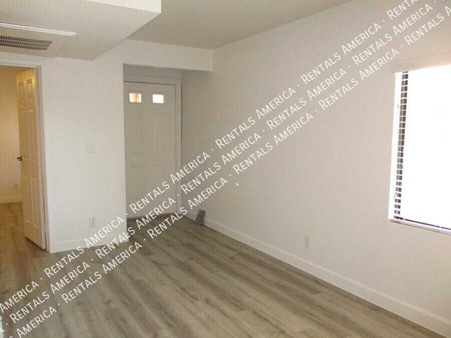 1 bedroom with washer and dryer! property image