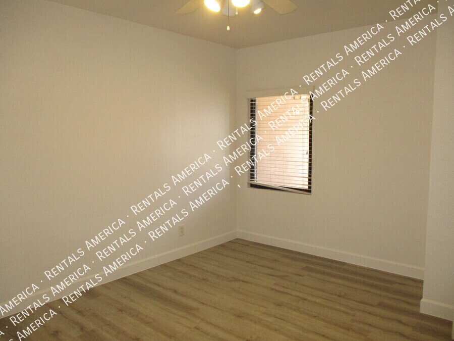 1 bedroom with washer and dryer! property image