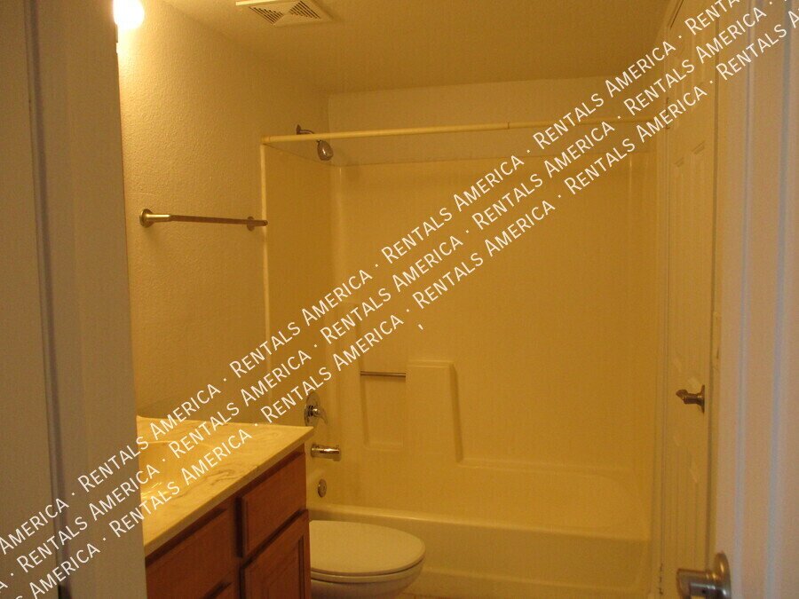1 bedroom with washer and dryer! property image