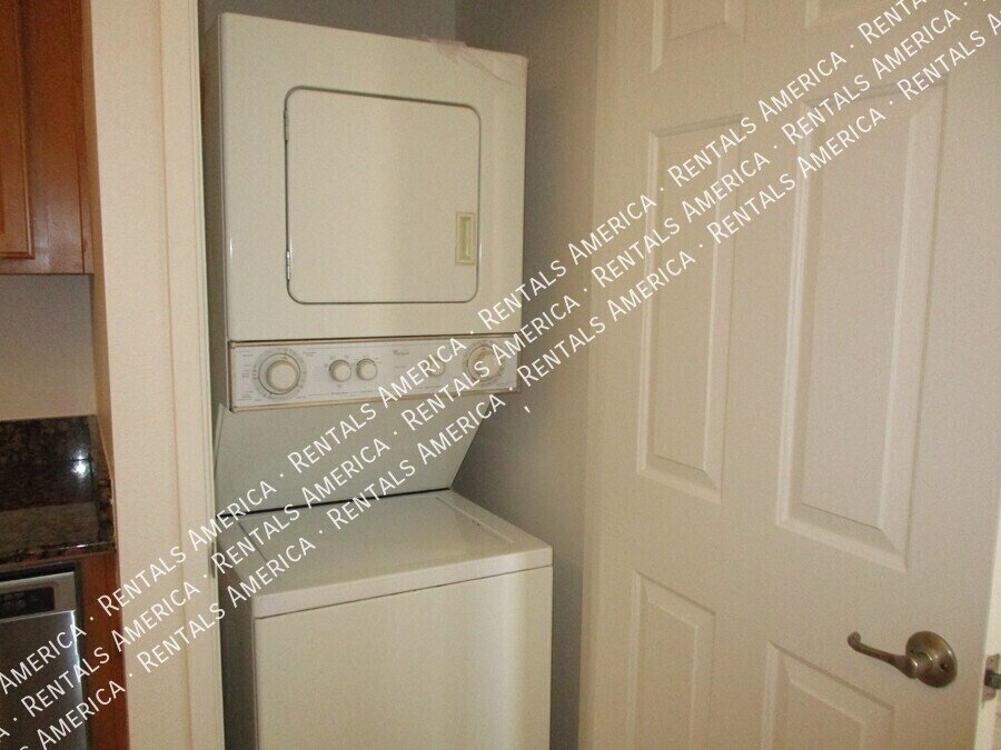 1 bedroom with washer and dryer! property image