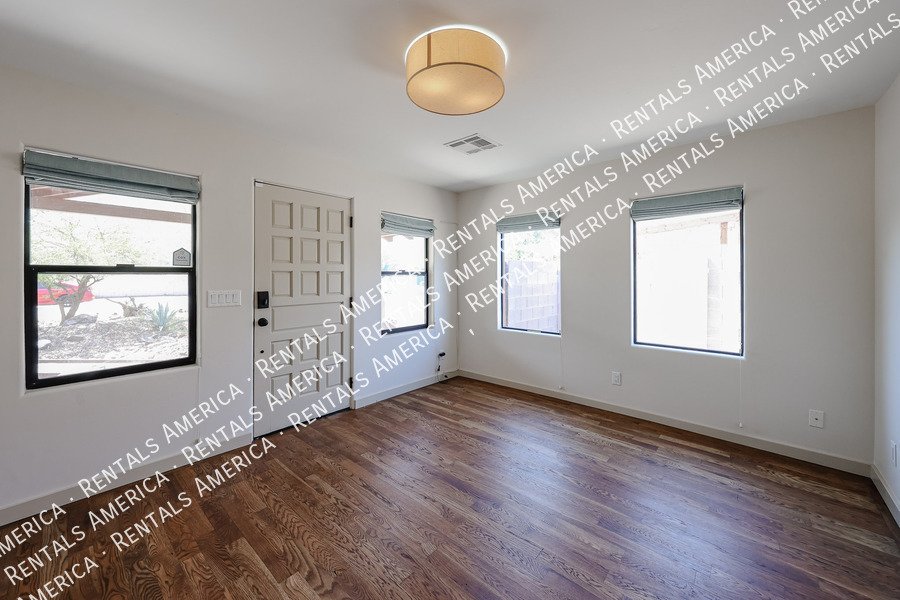 Historic Phoenix Bungalow | Fully Remodeled | No HOA | RV Gate property image