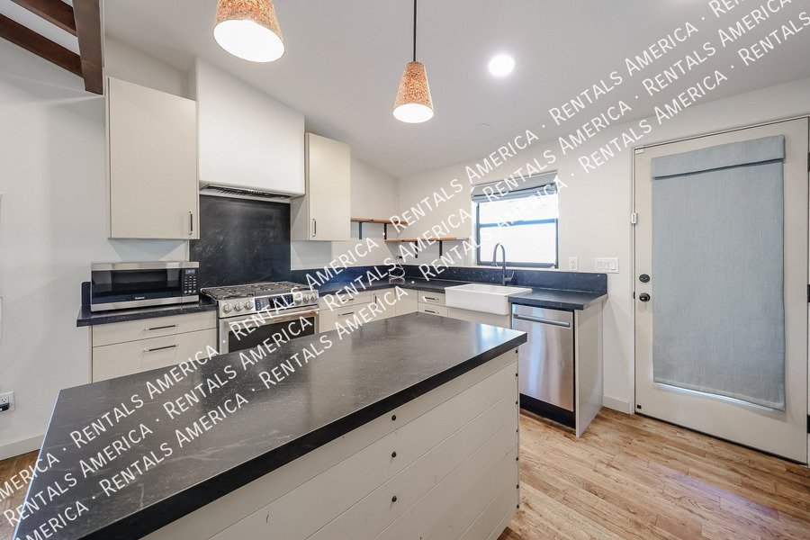 Historic Phoenix Bungalow | Fully Remodeled | No HOA | RV Gate property image