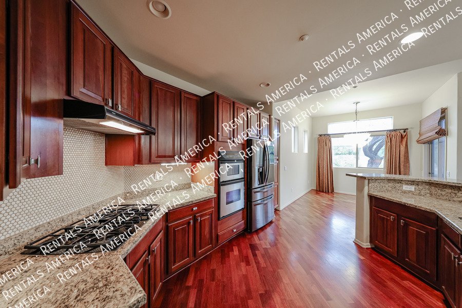Available Now 2 Bed Plus Den 2 Bath Condo property image