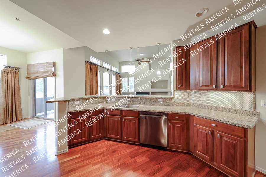 Available Now 2 Bed Plus Den 2 Bath Condo property image