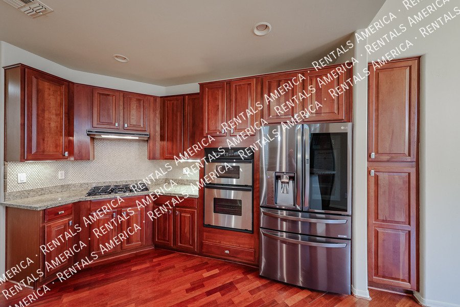 Available Now 2 Bed Plus Den 2 Bath Condo property image